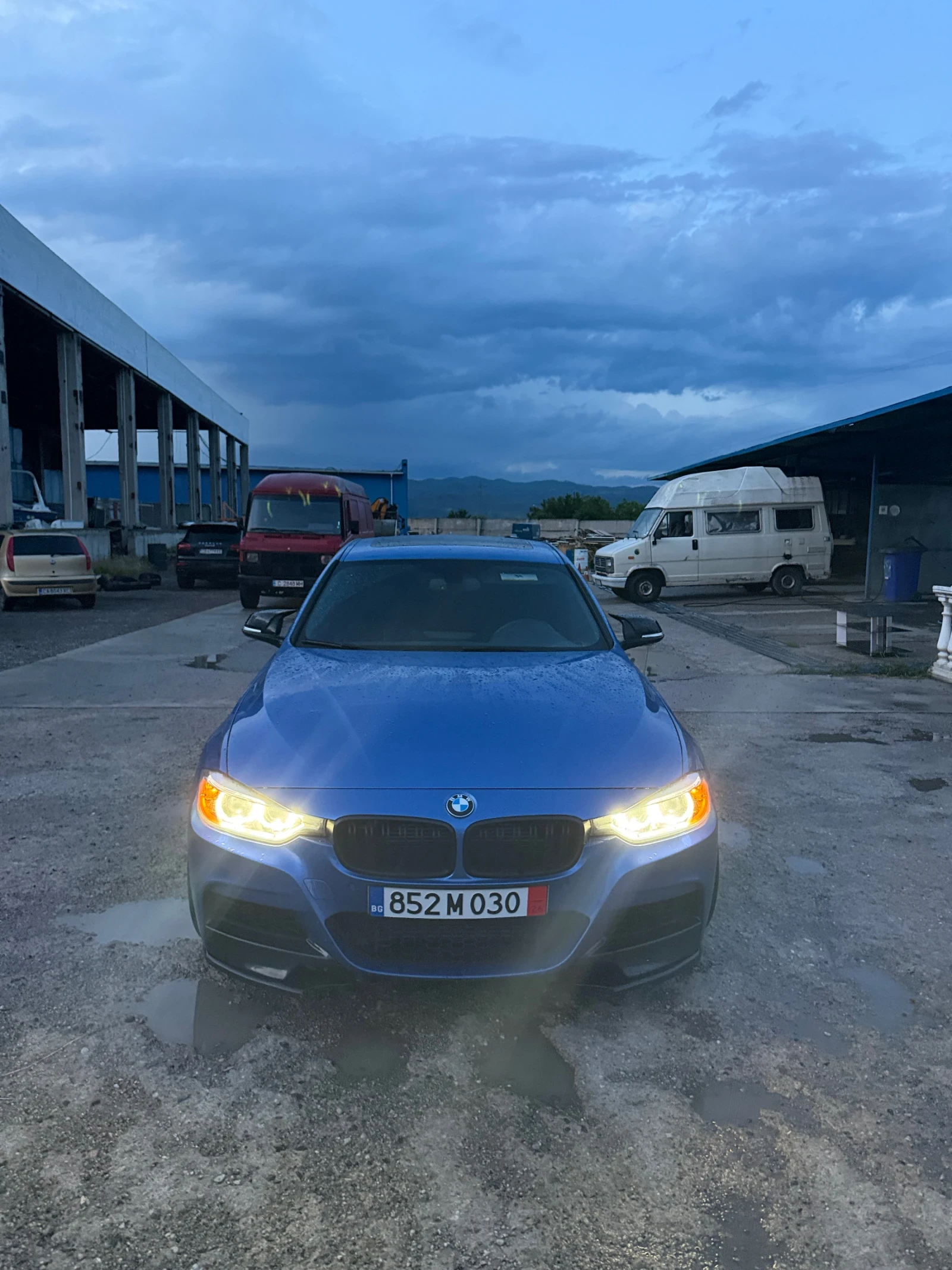 BMW 335 xDrive 180km, снимка 8 - Автомобили и джипове - 54768293