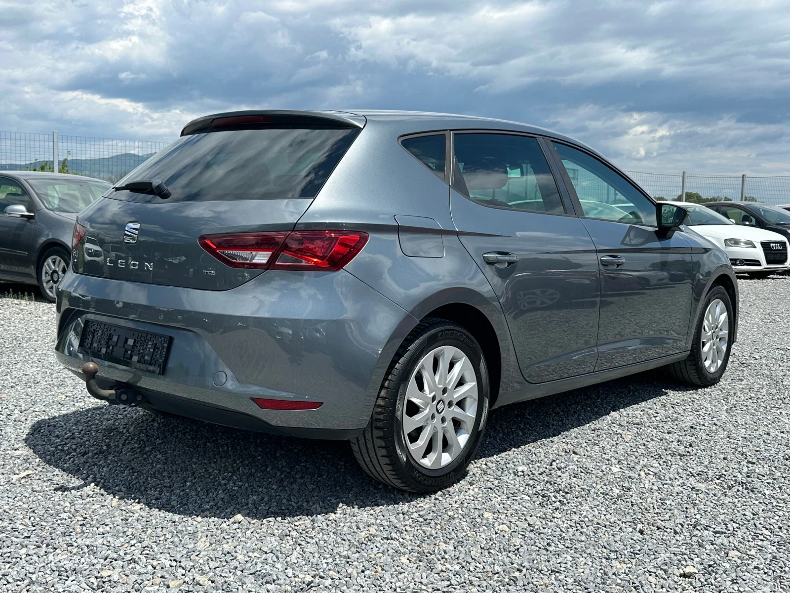 Seat Leon 1.6tdi EU5, снимка 4 - Автомобили и джипове - 54788158