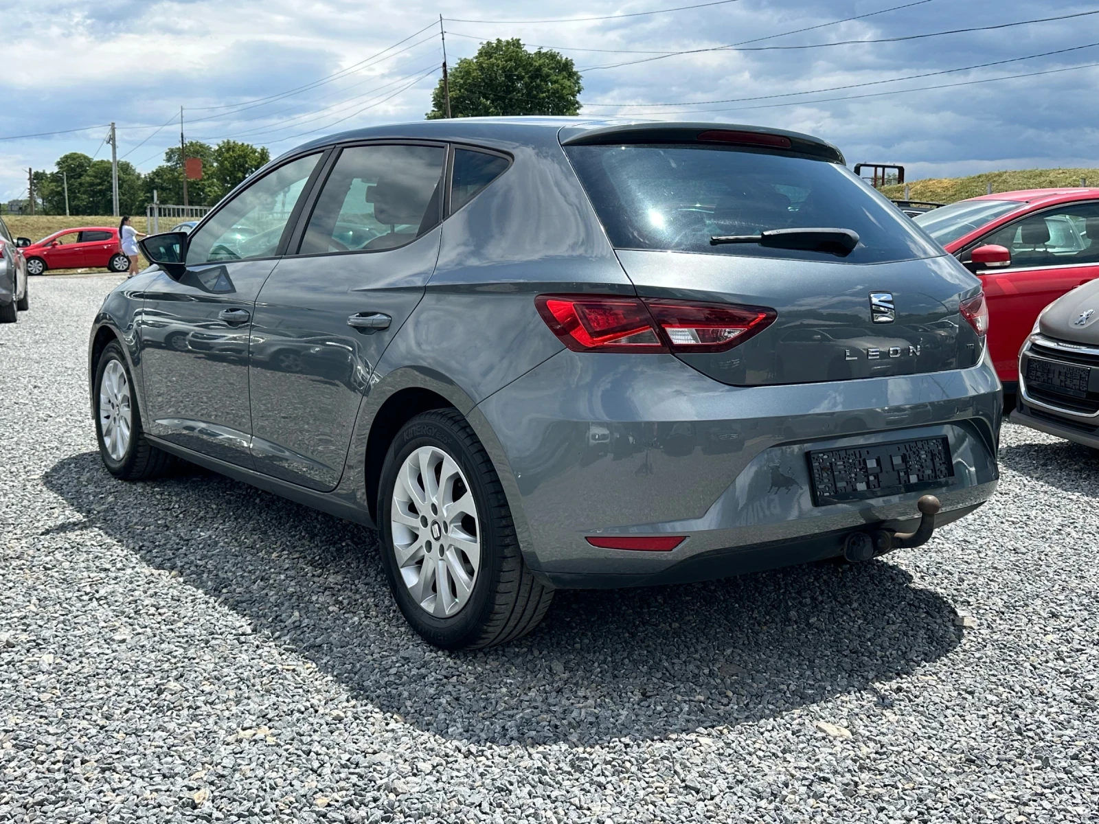 Seat Leon 1.6tdi EU5, снимка 6 - Автомобили и джипове - 54788158
