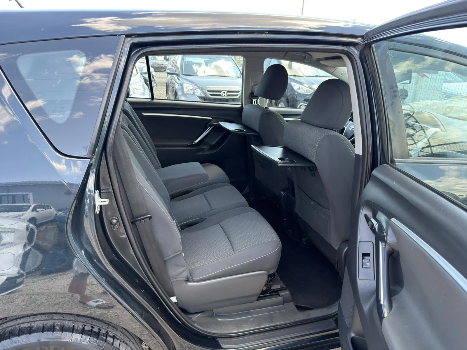 Toyota Verso 1.8 FACE, снимка 15 - Автомобили и джипове - 55070439