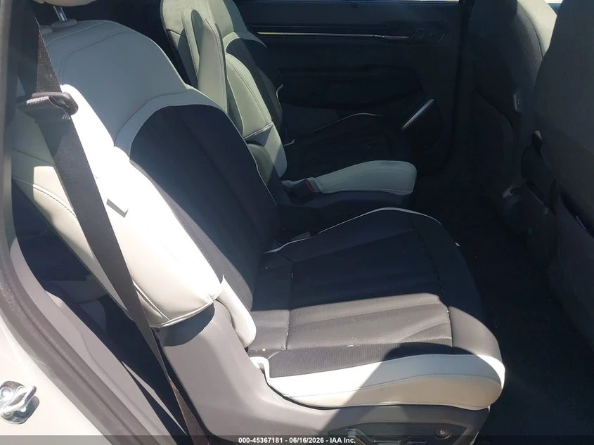 Kia EV9 Gt-Line, снимка 8 - Автомобили и джипове - 55634974