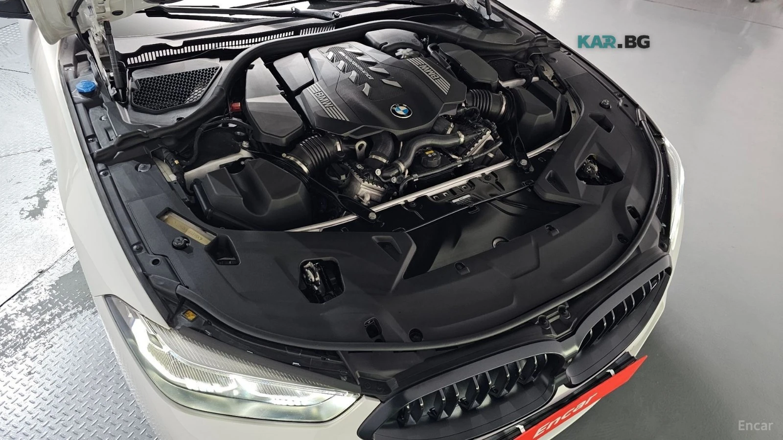 BMW 850 M850i* XDRIVE* B&W* DISTRONIC* 360* ОБДУХВАНЕ* , снимка 17 - Автомобили и джипове - 55976844