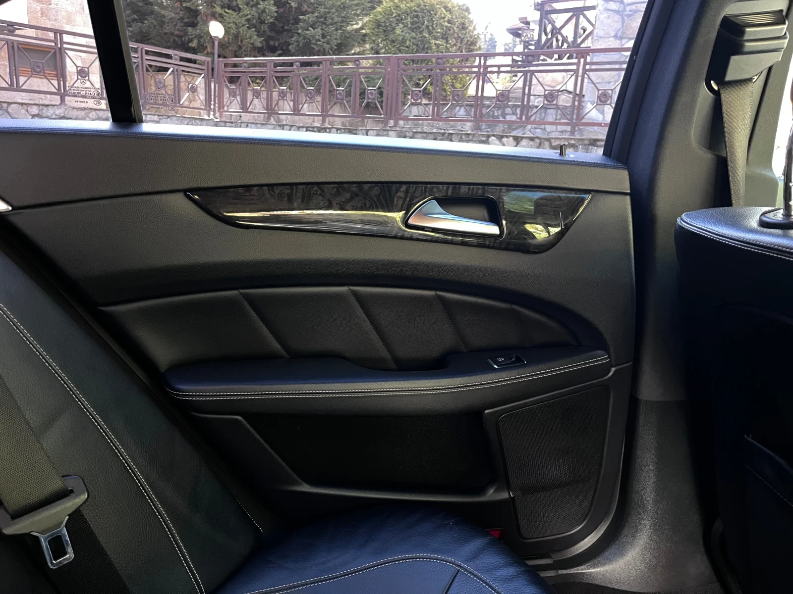 Mercedes-Benz CLS 350, снимка 12 - Автомобили и джипове - 56652811