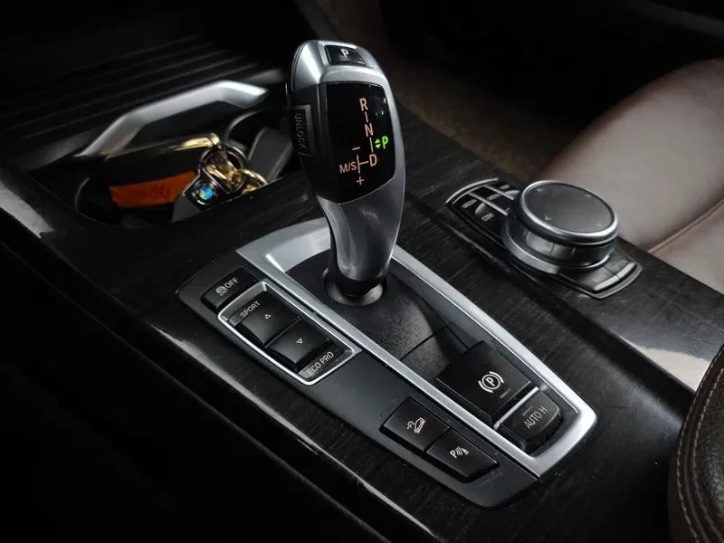 BMW X4 2.0d, снимка 9 - Автомобили и джипове - 54605283