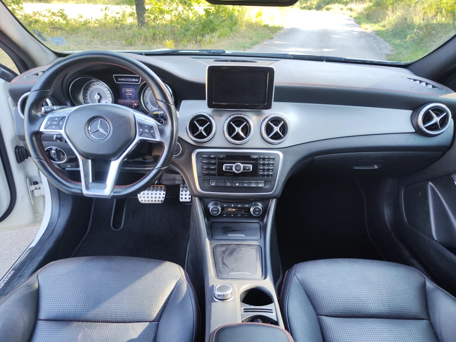 Mercedes-Benz GLA 250, снимка 8 - Автомобили и джипове - 54183878