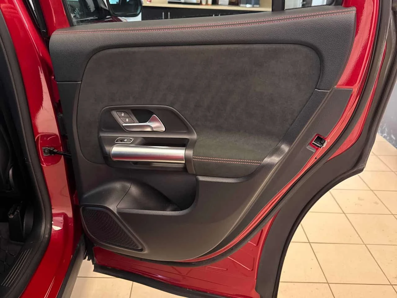 Mercedes-Benz GLA 250  CARFAX, снимка 11 - Автомобили и джипове - 54341167