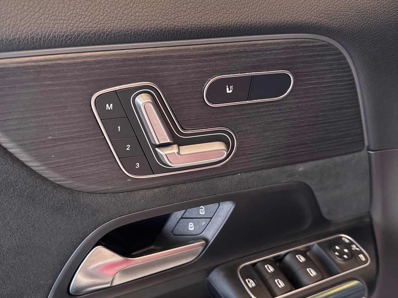 Mercedes-Benz GLA 250  CARFAX, снимка 15 - Автомобили и джипове - 54341167