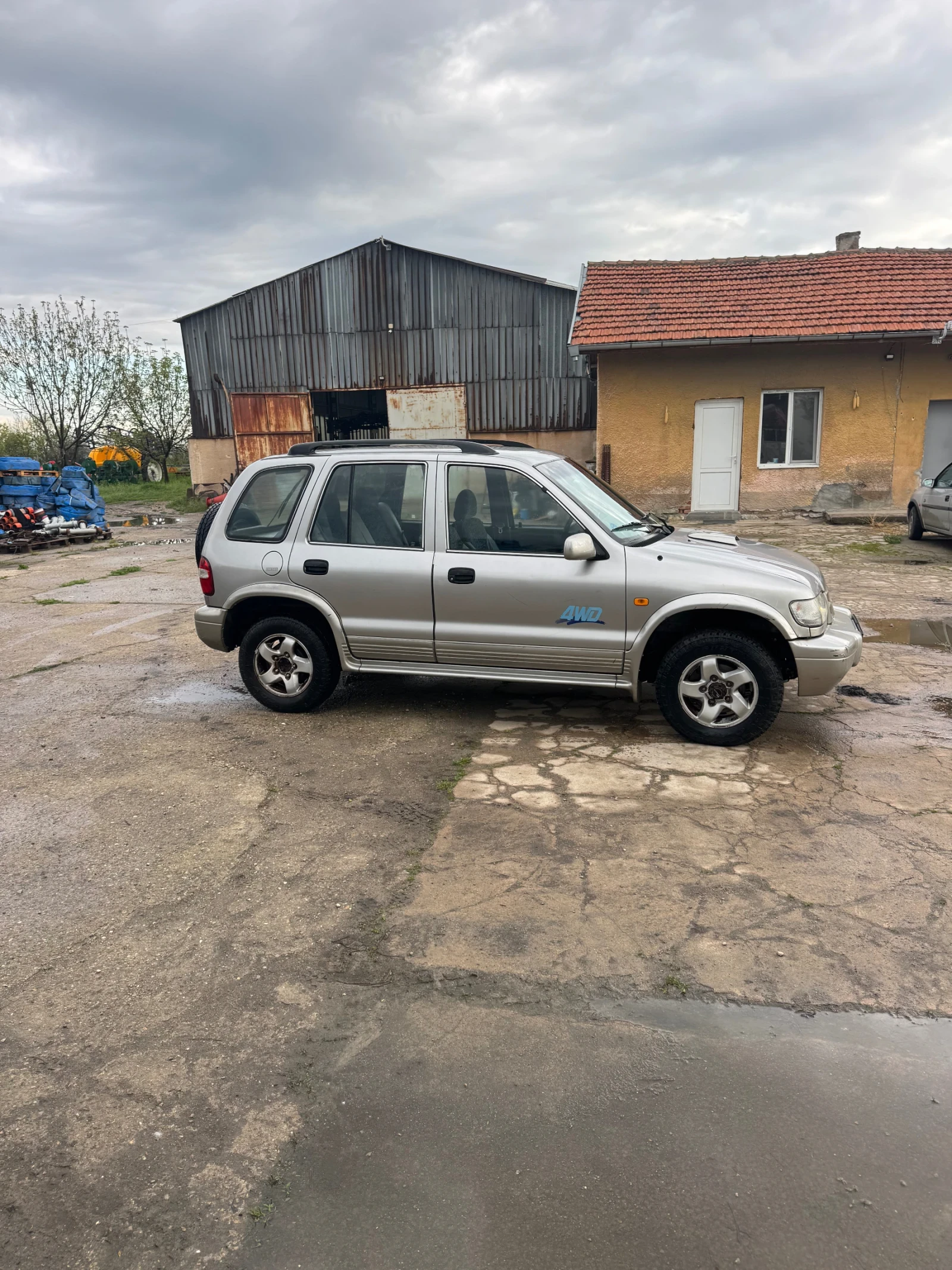 Kia Sportage, снимка 3 - Автомобили и джипове - 54341534
