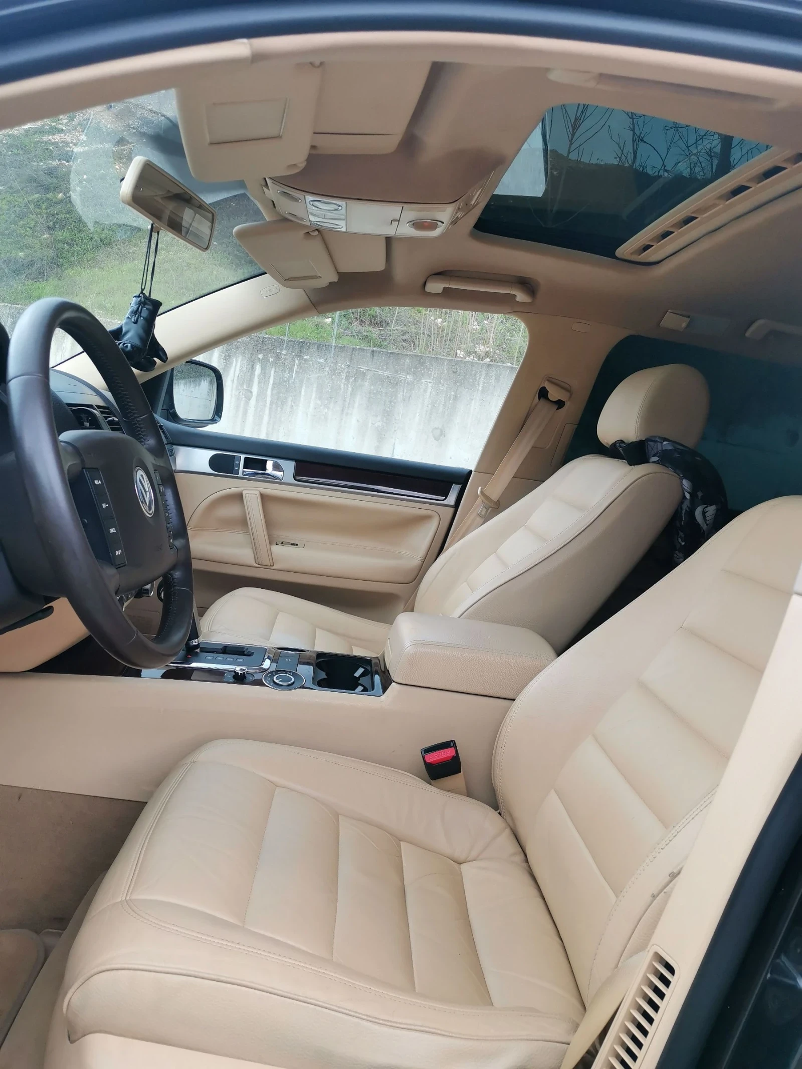 VW Touareg 3.0 TDI ТОП УНИКАТ, снимка 12 - Автомобили и джипове - 54357154