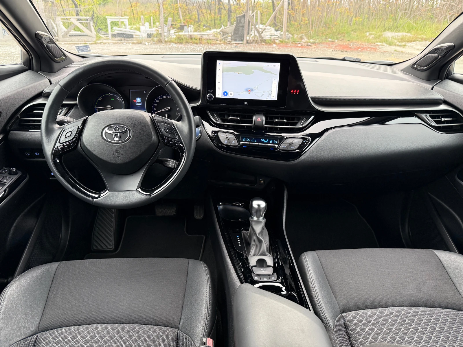 Toyota C-HR 1.8 hybrid, снимка 11 - Автомобили и джипове - 54478570