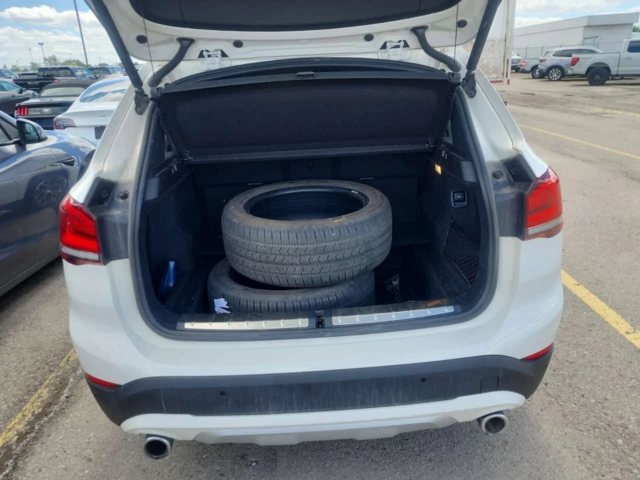 BMW X1 XDRIVE28I | CARFAX | БЕЗ ПЪРВОНАЧАЛНА ВНОСКА, снимка 4 - Автомобили и джипове - 54963529