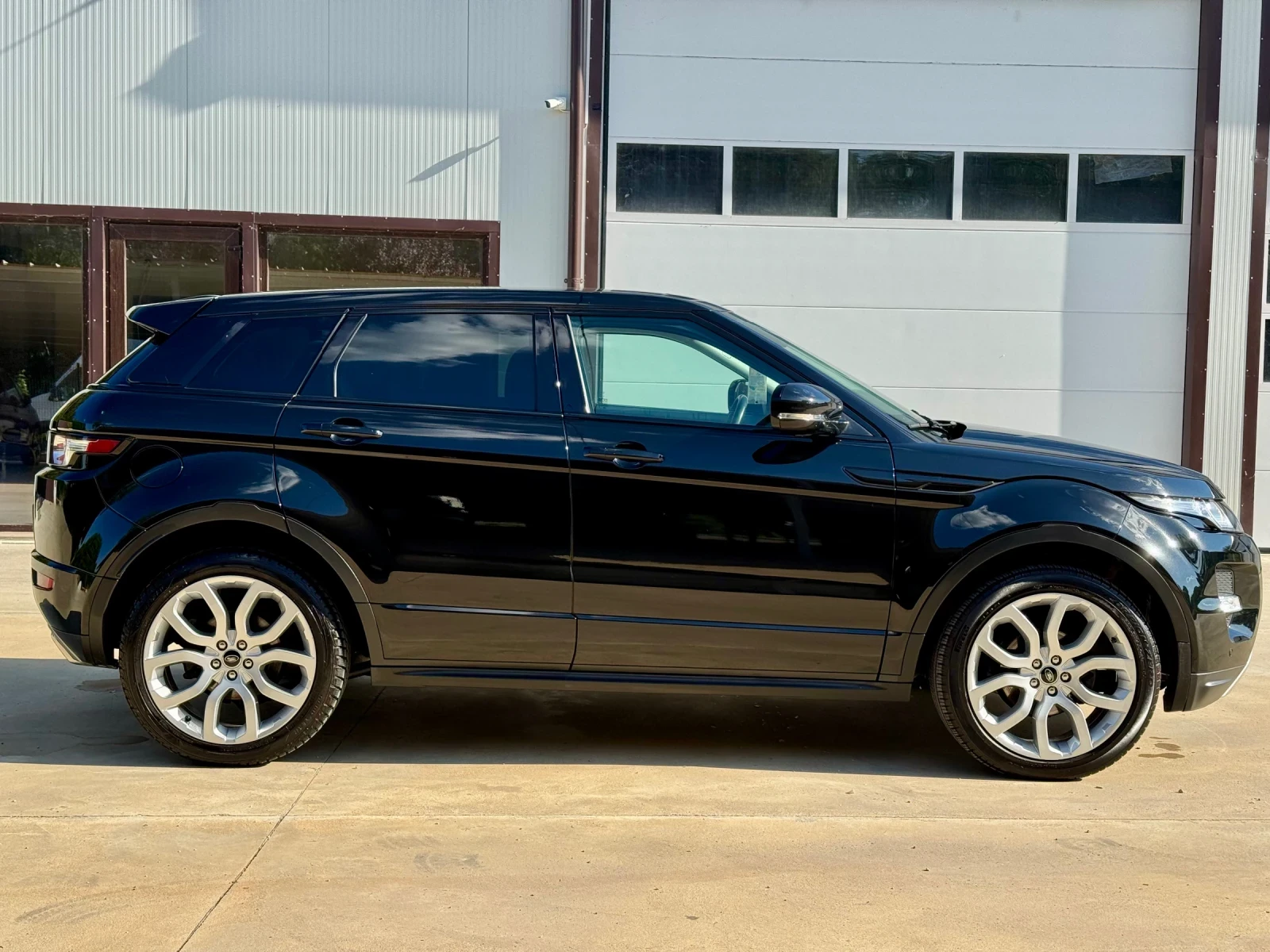 Land Rover Evoque * DYNAMIC* MERIDIAN* TD4* FULL* , снимка 8 - Автомобили и джипове - 54976070