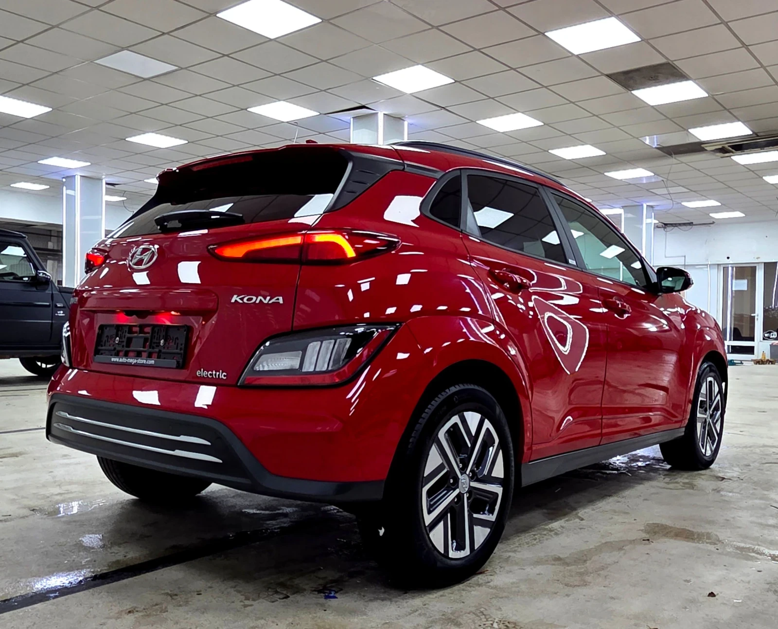 Hyundai Kona SOH100%/Сервизна Книжка, снимка 3 - Автомобили и джипове - 55659476