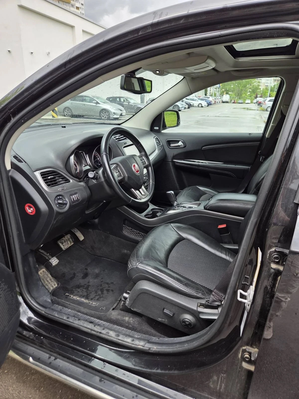 Fiat Freemont 2.0 MultiJet AWD (170 к.с.)+ зимни гуми + греди, снимка 12 - Автомобили и джипове - 55888598