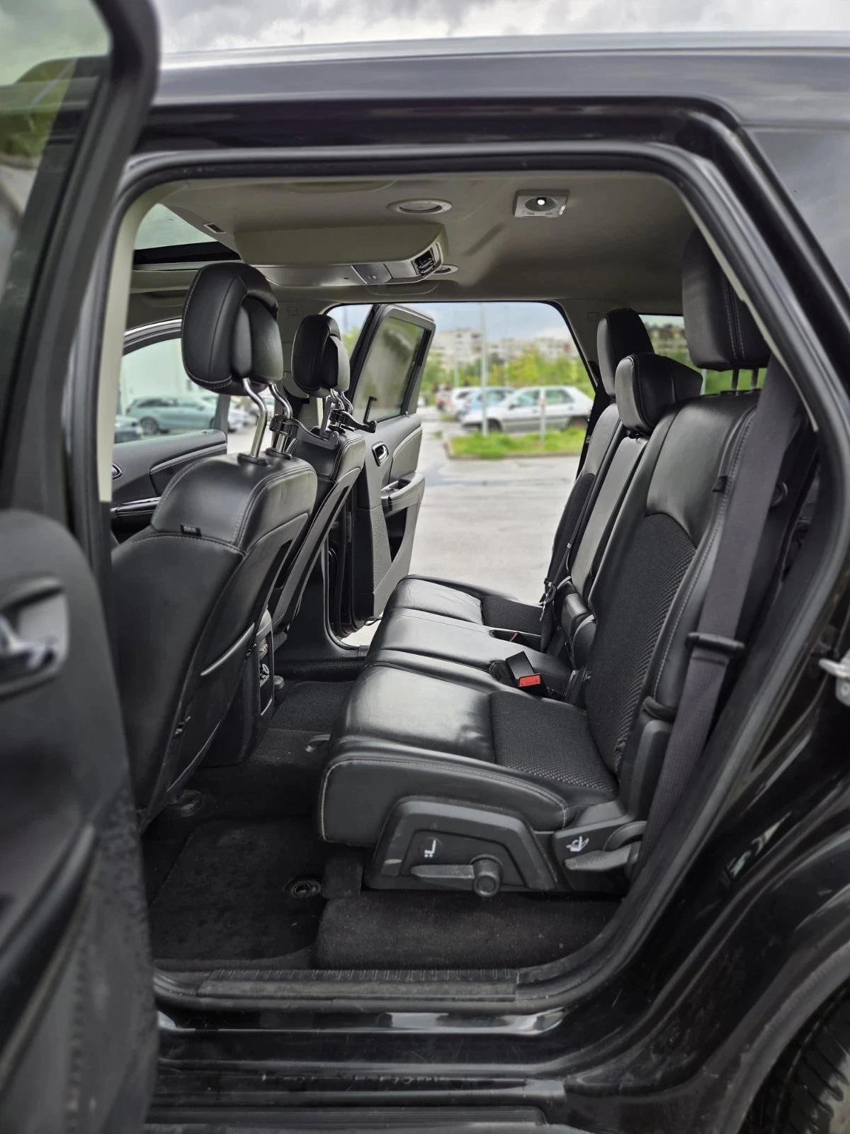 Fiat Freemont 2.0 MultiJet AWD (170 к.с.)+ зимни гуми + греди, снимка 8 - Автомобили и джипове - 55888598