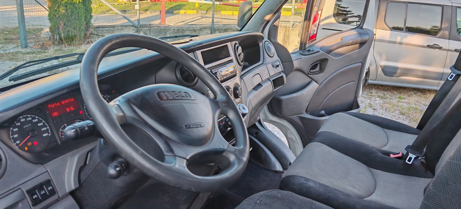 Iveco Daily 35c12 КРАН, снимка 14 - Камиони - 55550414