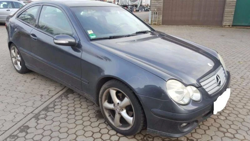 Двигател за Mercedes-Benz C 180, снимка 1 - Части - 49502597