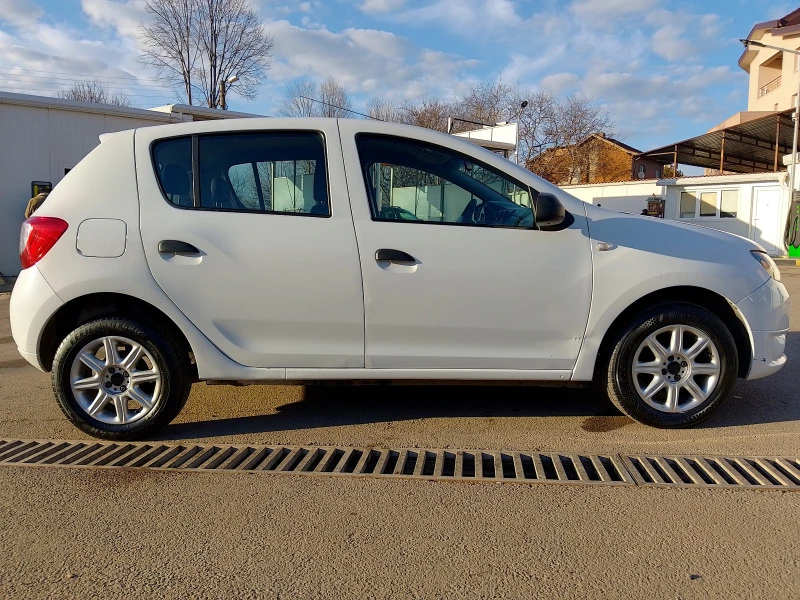 Dacia Sandero Климатик, 4 цилиндрова , снимка 3 - Автомобили и джипове - 47553750