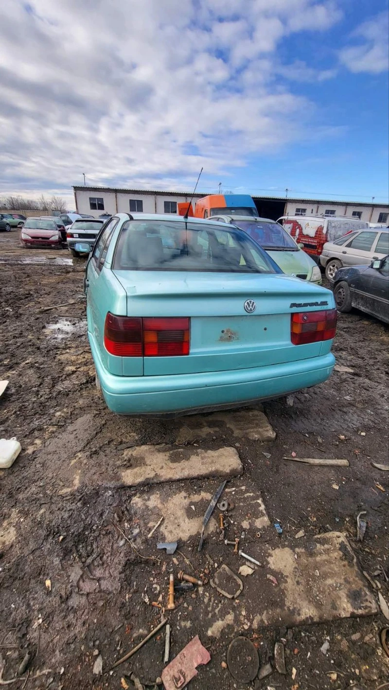 VW Passat, снимка 2 - Автомобили и джипове - 44629385