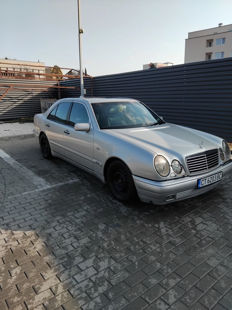 Mercedes-Benz E 290, снимка 2 - Автомобили и джипове - 48488678