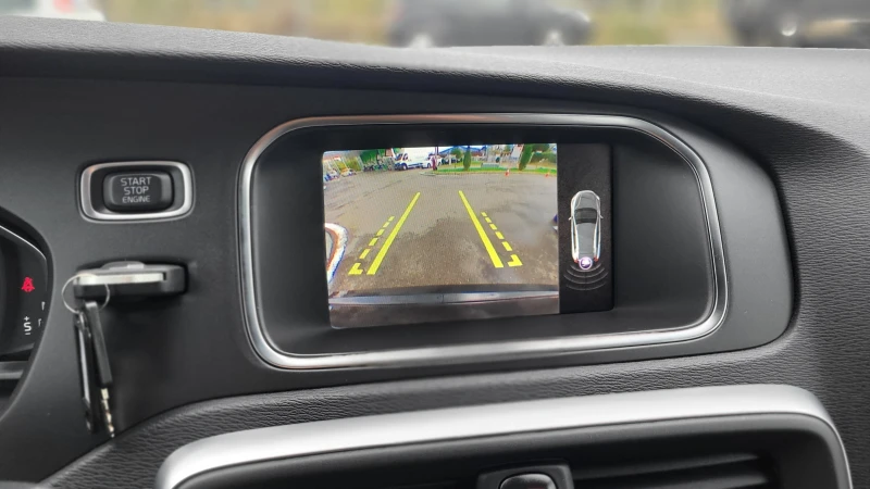 Volvo V40 Cross Country 2.0i, снимка 15 - Автомобили и джипове - 52148525