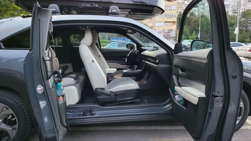 Mazda MX-30 e-SKYACTIV МАКОТО, снимка 13 - Автомобили и джипове - 52257860
