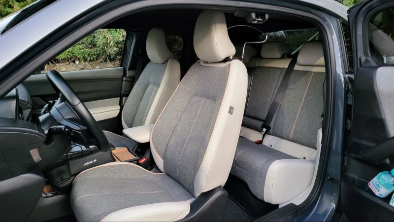 Mazda MX-30 e-SKYACTIV МАКОТО, снимка 8 - Автомобили и джипове - 52257860