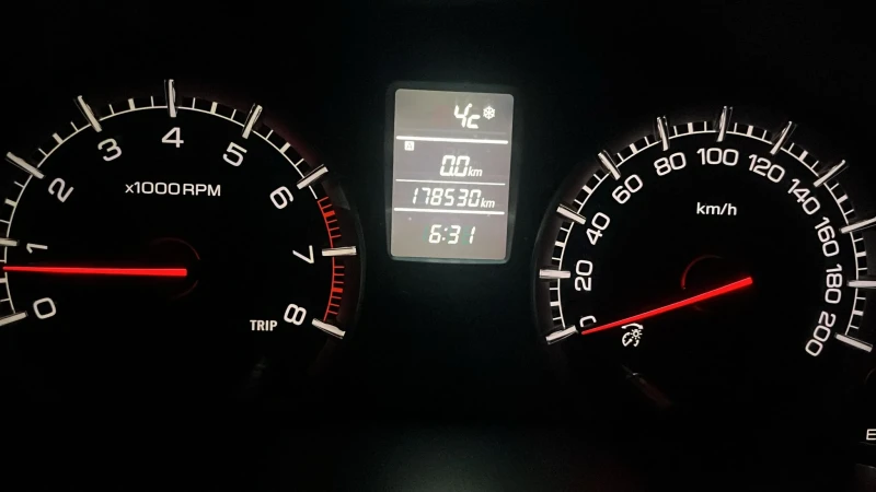 Suzuki Swift, снимка 10 - Автомобили и джипове - 53057625