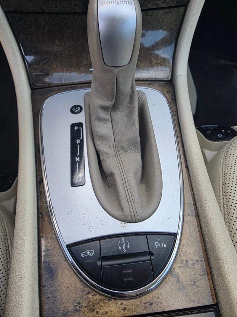 Mercedes-Benz E 500 Avantgarde 4Matic Lpg, снимка 14 - Автомобили и джипове - 53277245