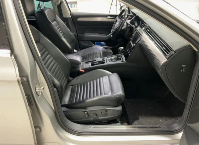 VW Passat 2.0TDI 4MOTION 190кс* HeadUp* DIGITAL* Memory* Mas, снимка 8 - Автомобили и джипове - 53281387