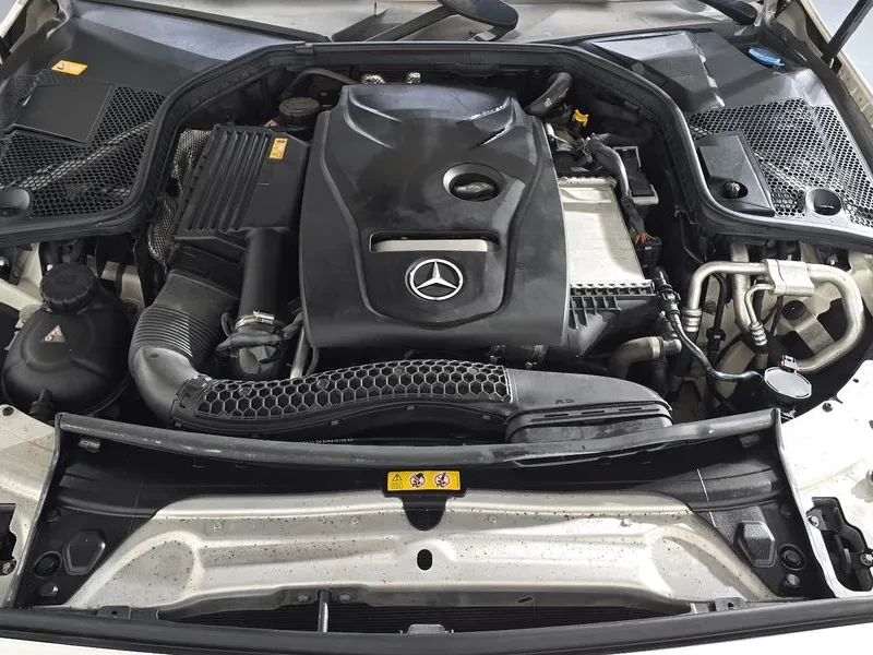 Mercedes-Benz C 200 COUPE, снимка 6 - Автомобили и джипове - 56353830