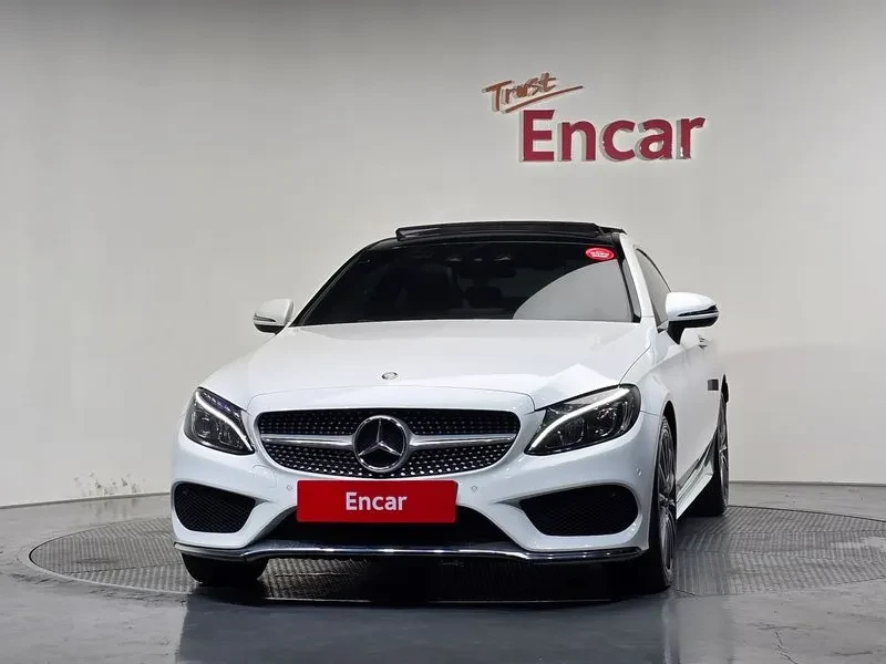 Mercedes-Benz C 200 COUPE, снимка 3 - Автомобили и джипове - 56353830