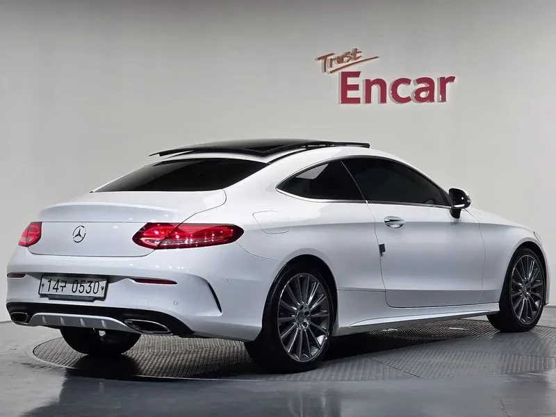 Mercedes-Benz C 200 COUPE, снимка 2 - Автомобили и джипове - 56353830