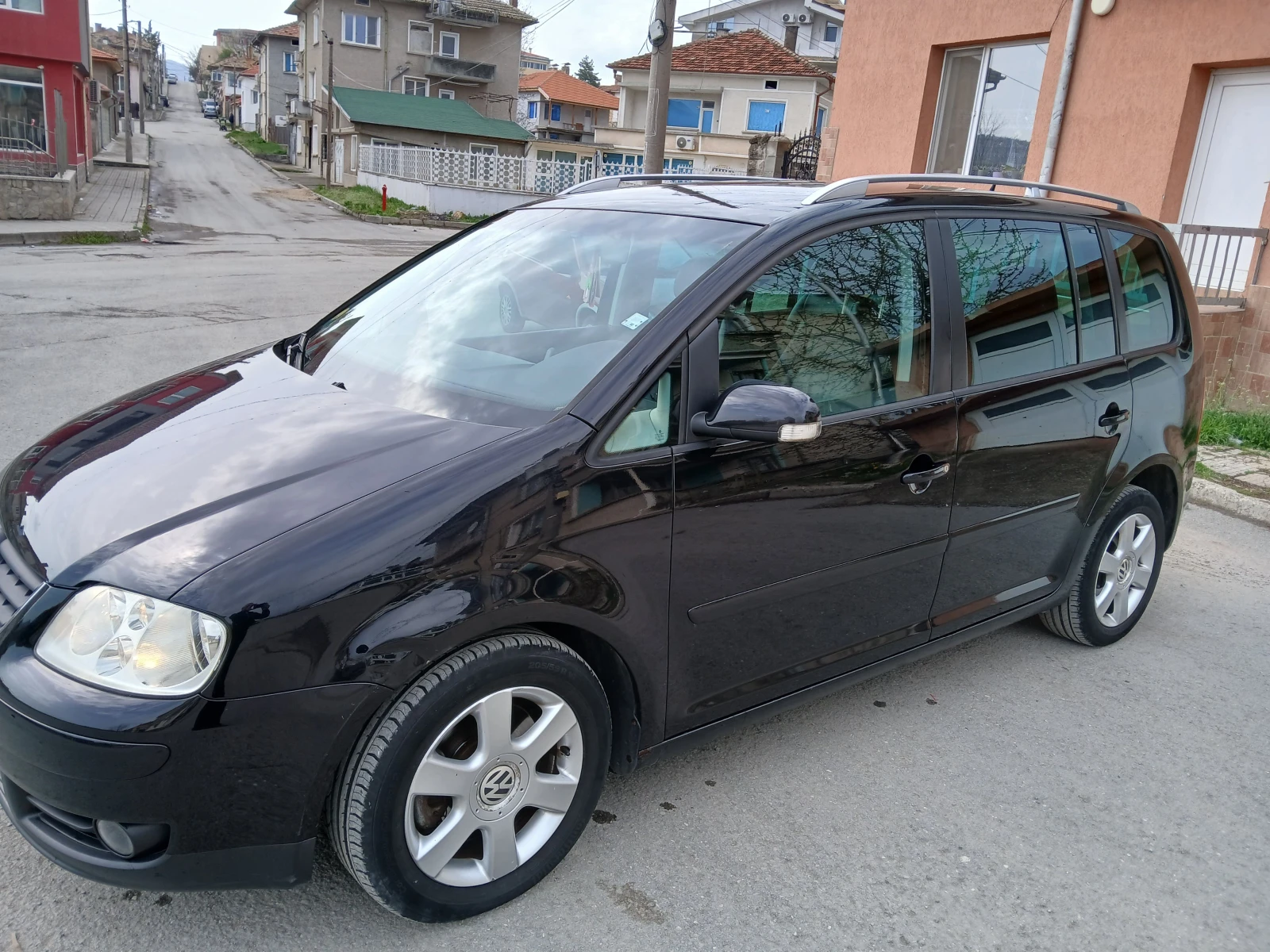 VW Touran 2.0 170 к.с., снимка 1