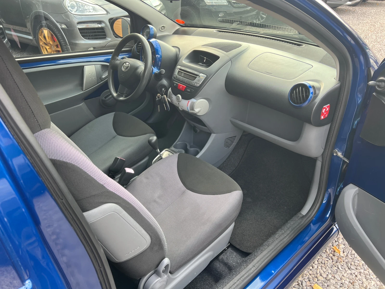 Toyota Aygo 1.0i Автомат - изображение 10