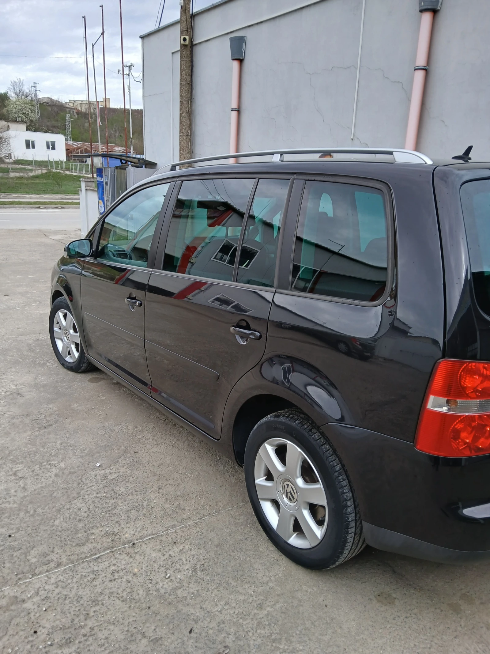 VW Touran 2.0 170 к.с. - изображение 6