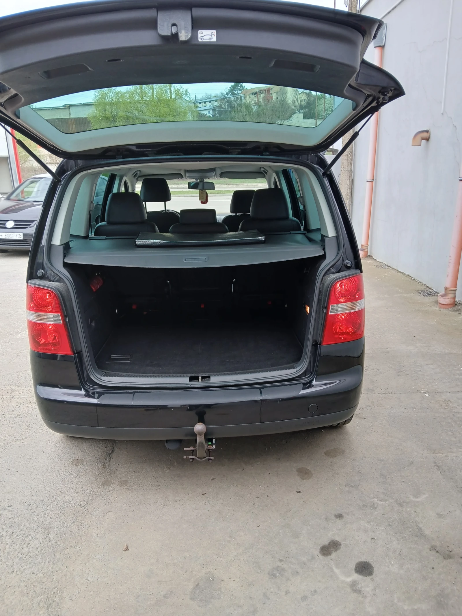 VW Touran 2.0 170 к.с. - изображение 5