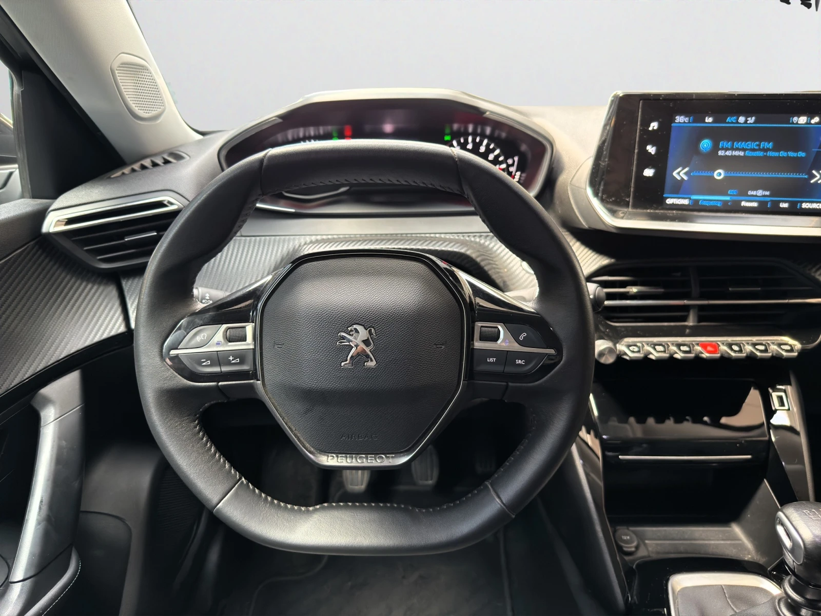 Peugeot 2008 ALLURE 1.5 110 BVM6 - изображение 10