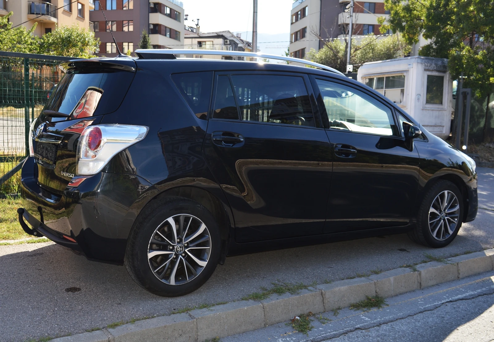 Toyota Verso 1.8i AUTOMAT 7 МЕСТА ШВЕЙЦАРИЯ - изображение 4