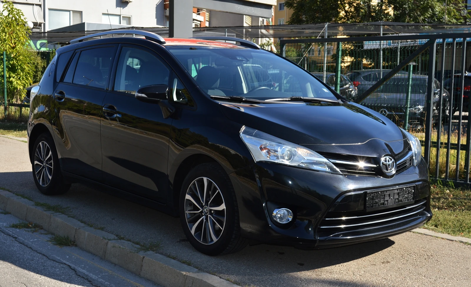 Toyota Verso 1.8i AUTOMAT 7 МЕСТА ШВЕЙЦАРИЯ - изображение 3