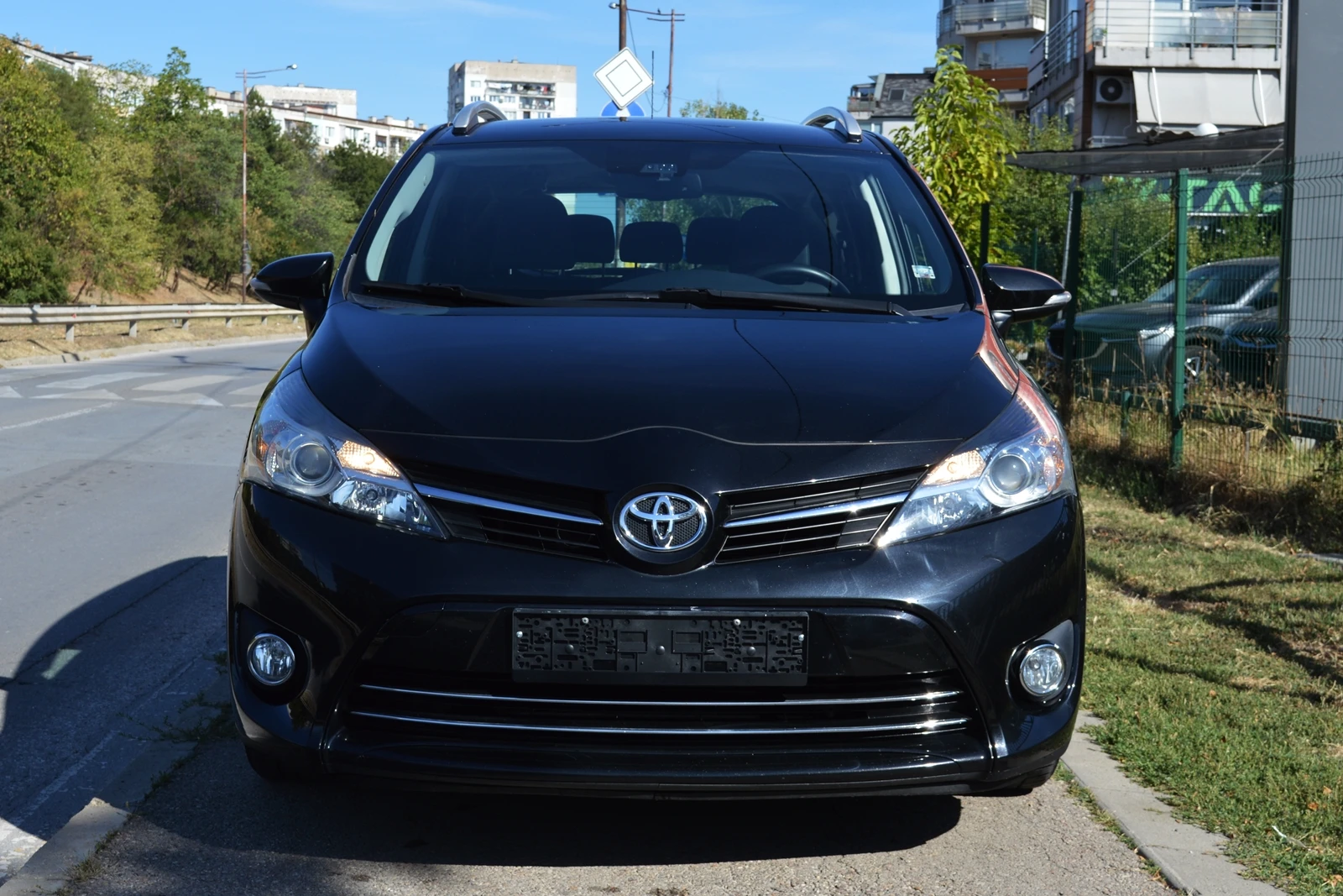 Toyota Verso 1.8i AUTOMAT 7 МЕСТА ШВЕЙЦАРИЯ - изображение 2