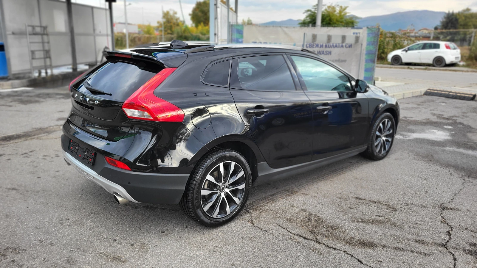 Volvo V40 Cross Country 2.0i - изображение 5