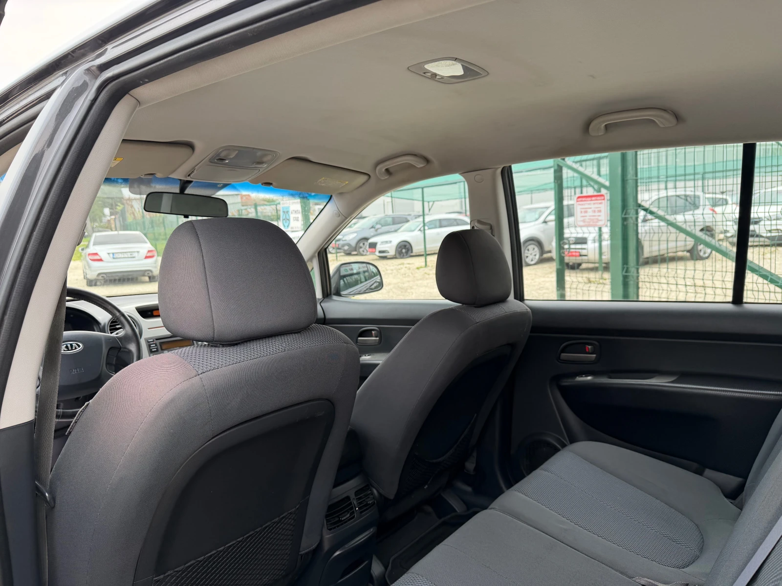 Kia Carens 2.0i/144p.s-Facelift, снимка 10 - Автомобили и джипове - 52806989