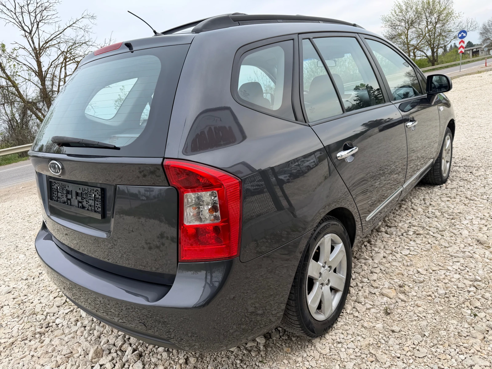 Kia Carens 2.0i/144p.s-Facelift, снимка 3 - Автомобили и джипове - 52806989