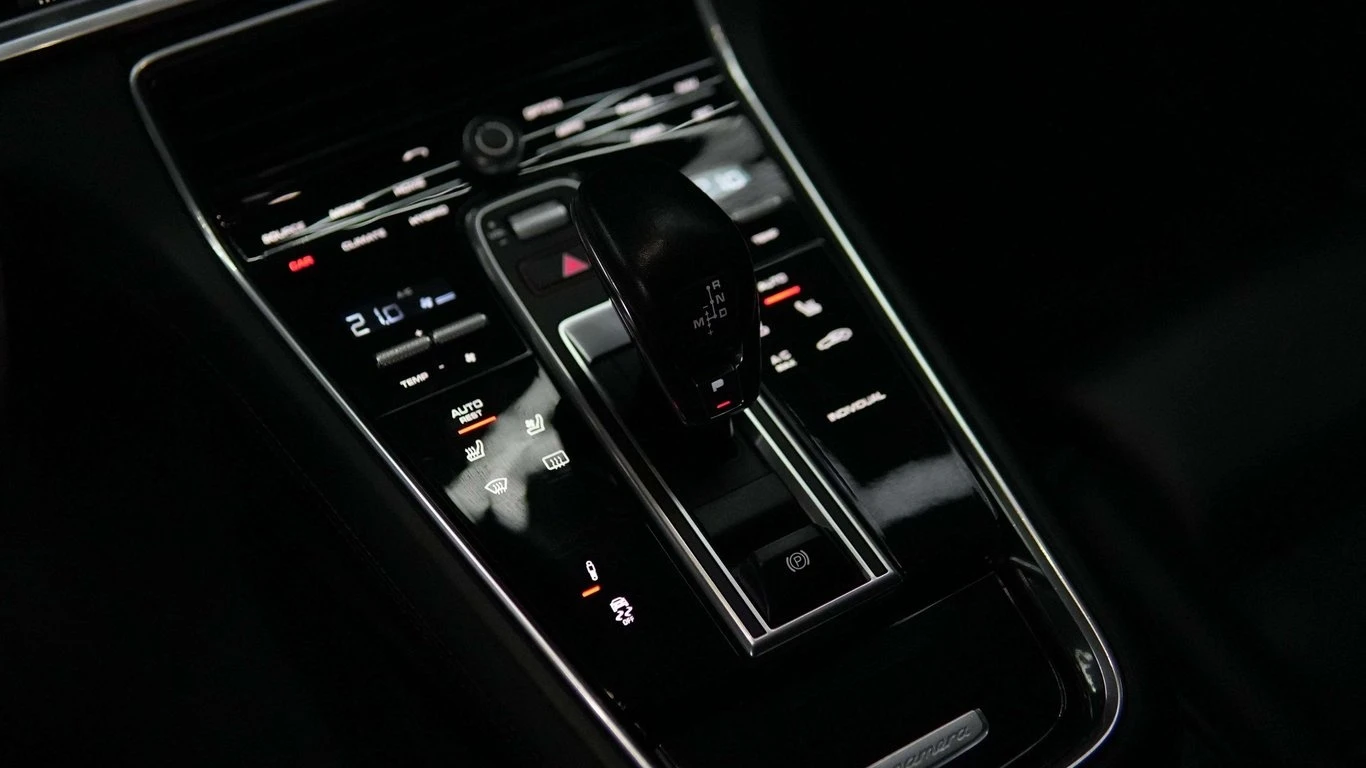 Porsche Panamera 4 E Hybrid Sport Turismo  CARFAX | Mobile.bg � ����������� 17