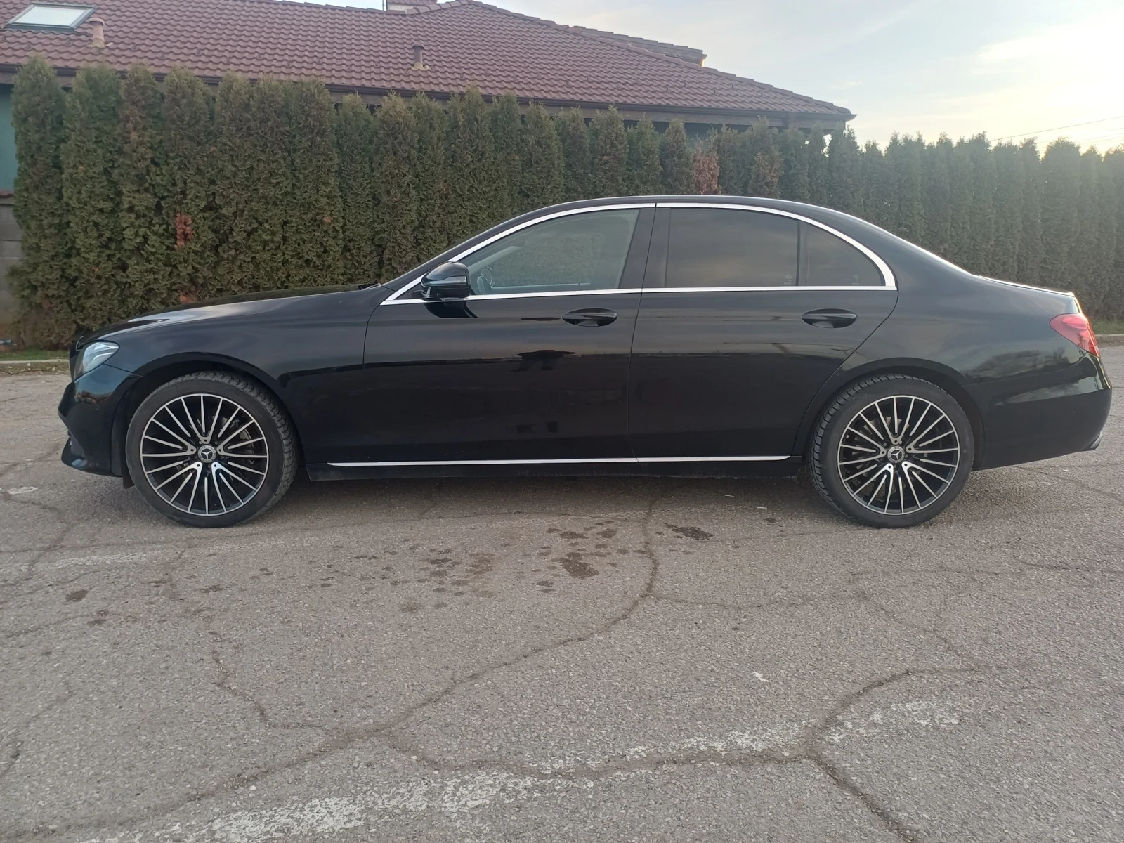 Mercedes-Benz E 220 2.0D 194к.с. Euro 6, снимка 2 - Автомобили и джипове - 53781886