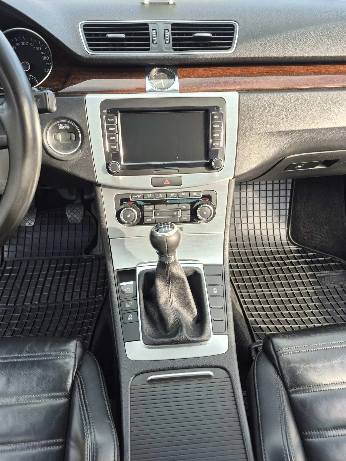 VW Passat 1.6 TDI, снимка 11 - Автомобили и джипове - 54116311