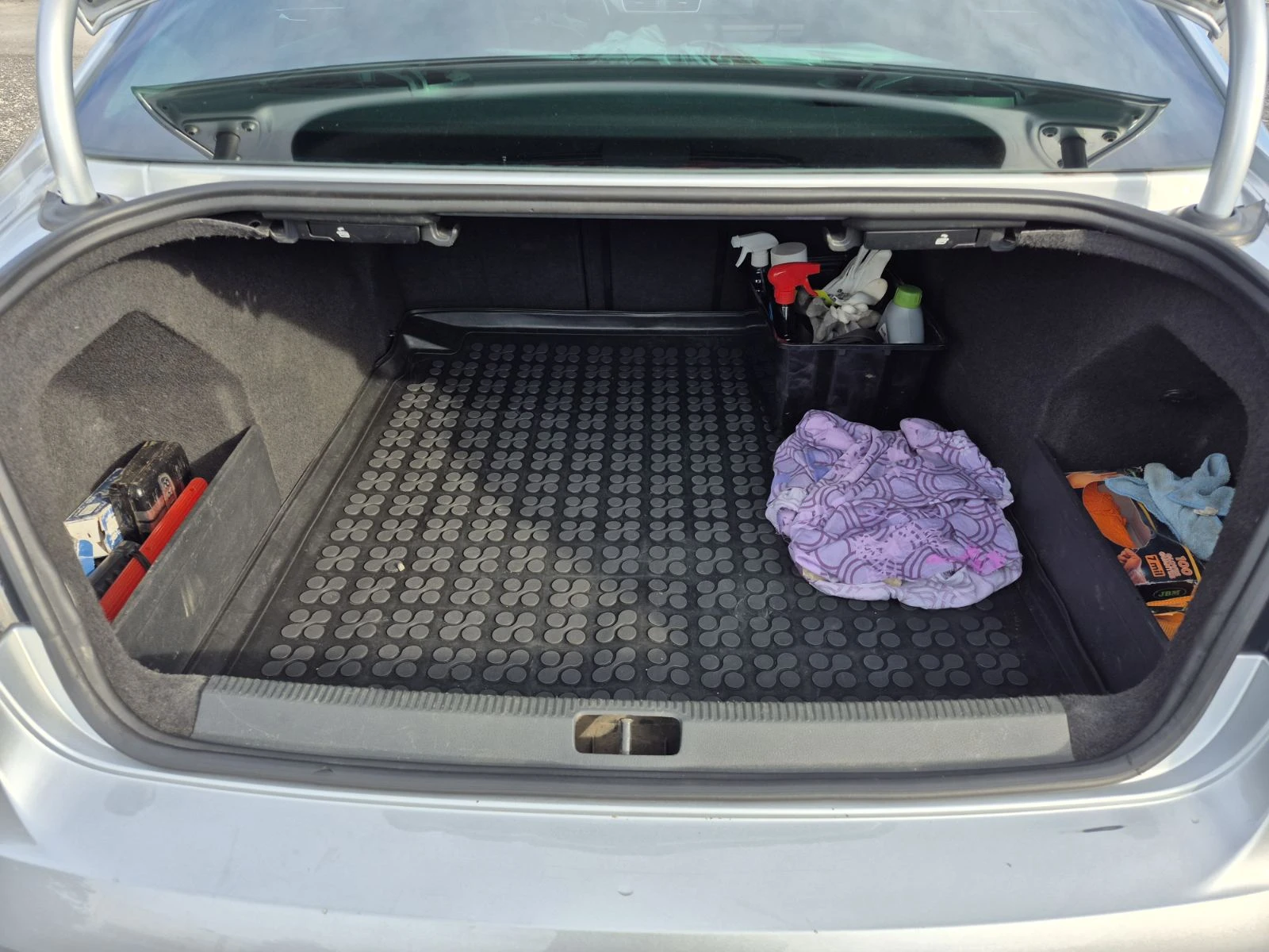 VW Passat 1.6 TDI, снимка 9 - Автомобили и джипове - 54116311