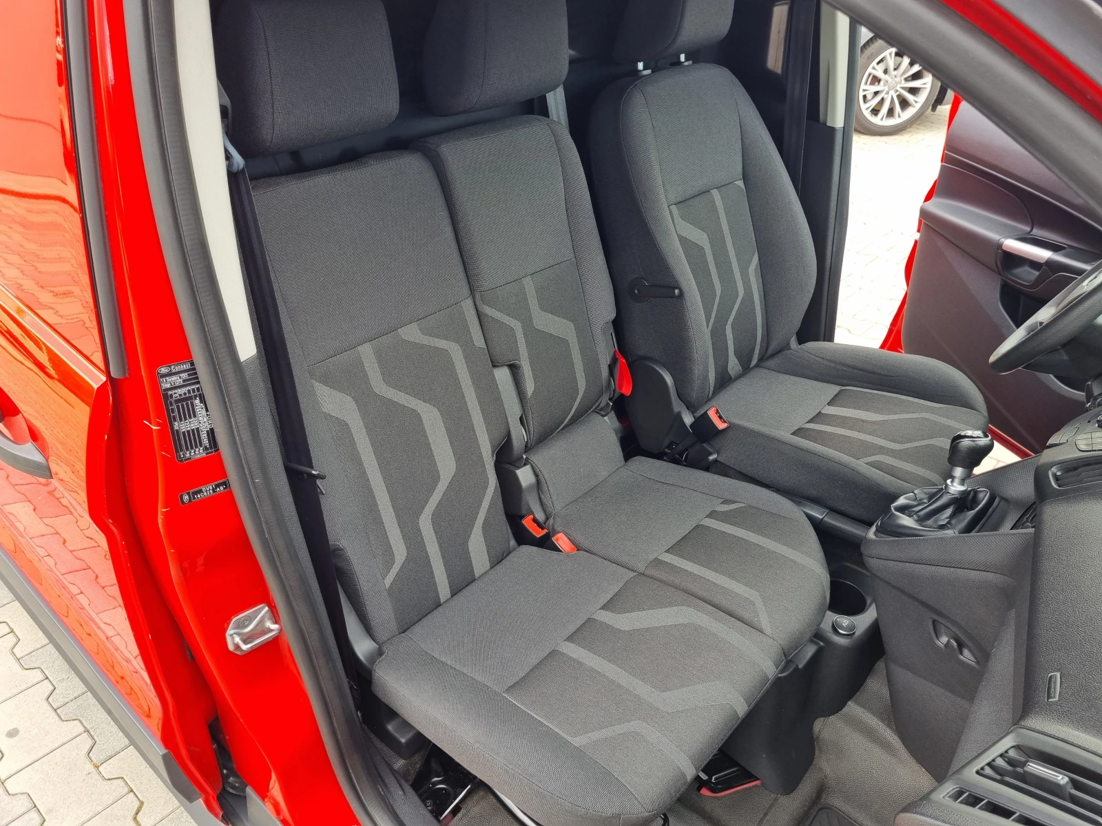 Ford Connect MAXI= 3 МЕСТА= 1.6TDCi-116ps КЛИМАТИК* 2015г.EURO5, снимка 12 - Автомобили и джипове - 54284404