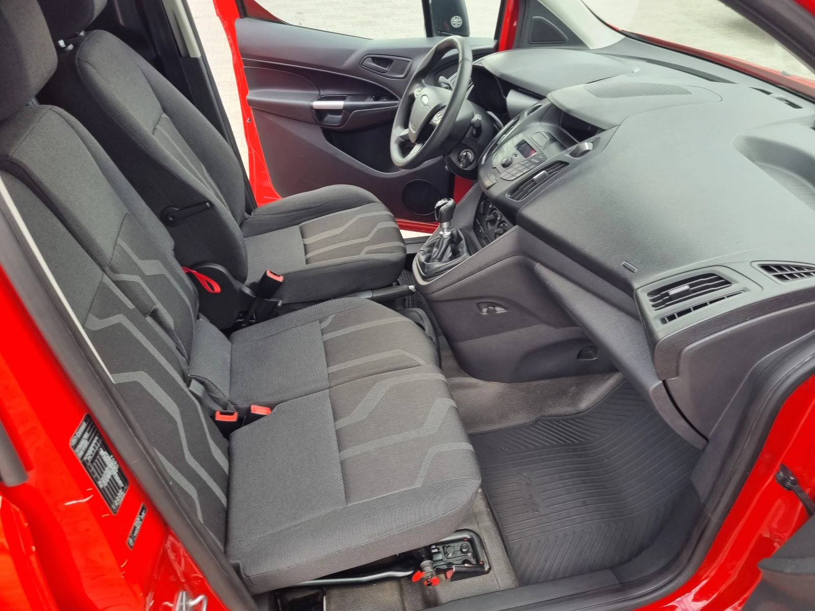 Ford Connect MAXI= 3 МЕСТА= 1.6TDCi-116ps КЛИМАТИК* 2015г.EURO5, снимка 10 - Автомобили и джипове - 54284404